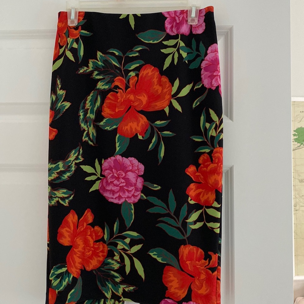 Express Floral Women’s Skirt size 4